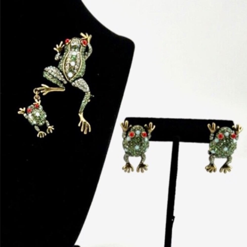 Heidi Daus “Hanging By My TOAD” Frog Brooch/ Earrings Set